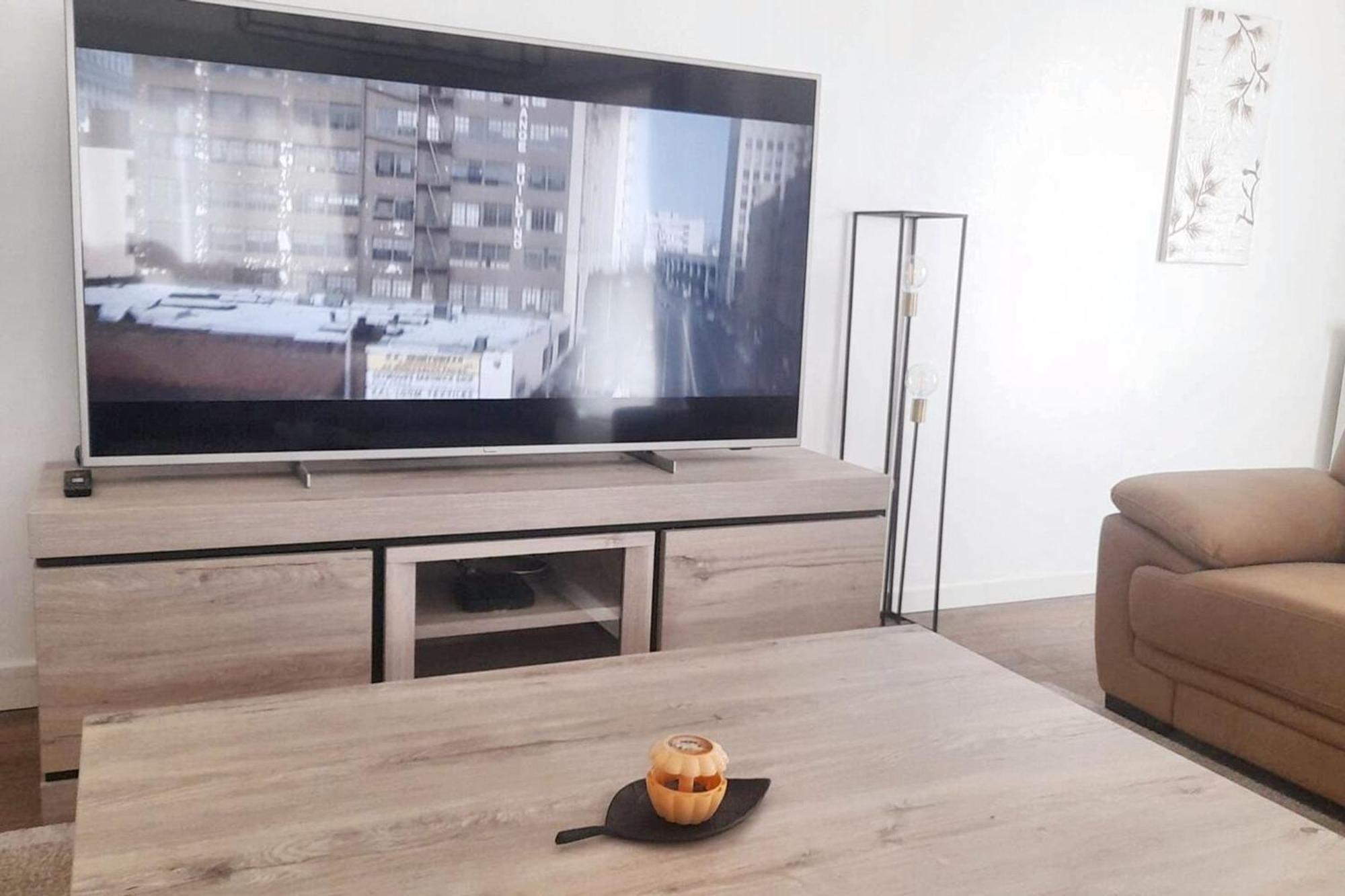 Modern Apartment In Cureghem Anderlecht 134 M² + Terrace Брюксел Екстериор снимка